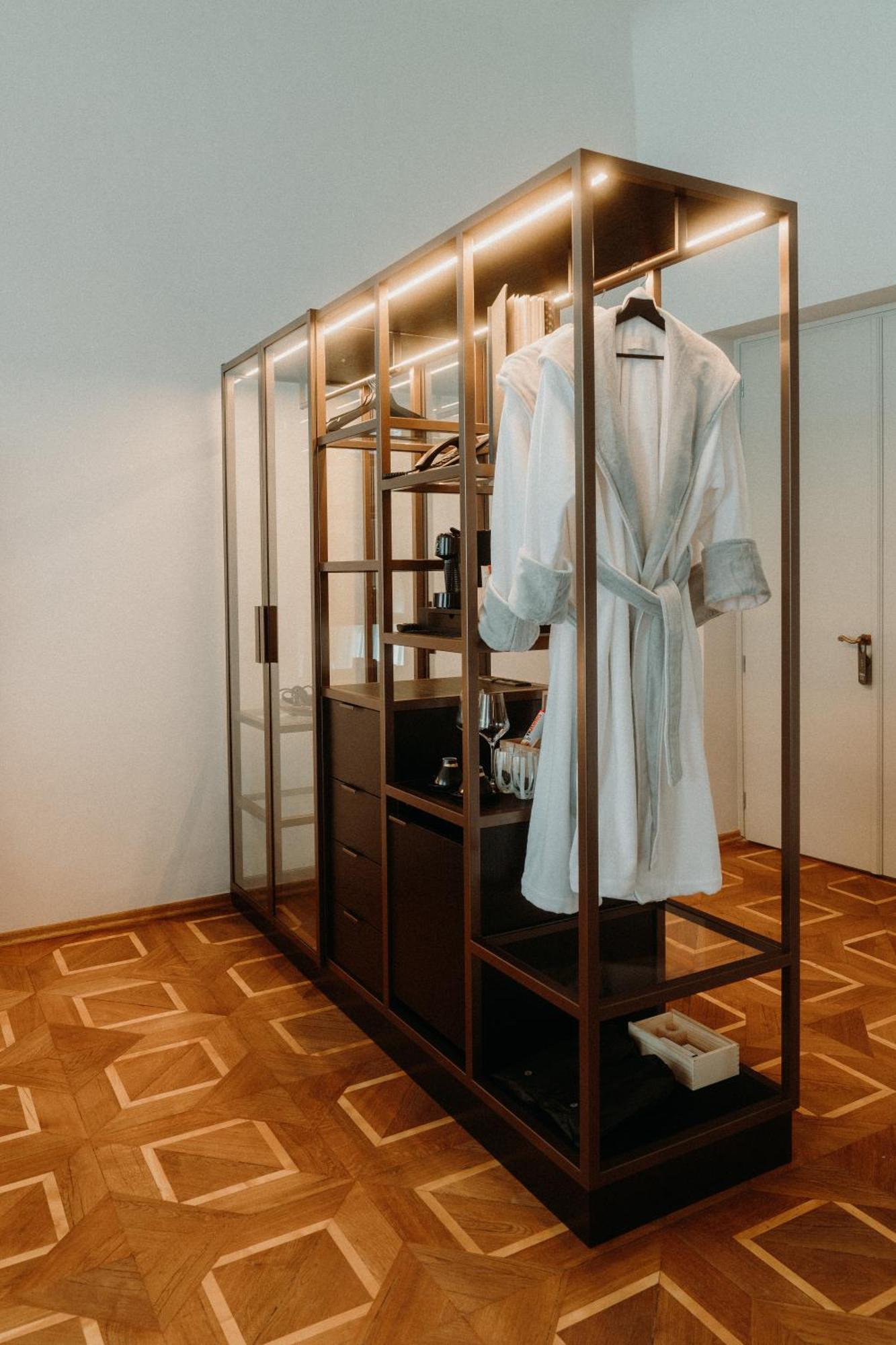 Meta Suites Historic City Living ボルツァーノ エクステリア 写真
